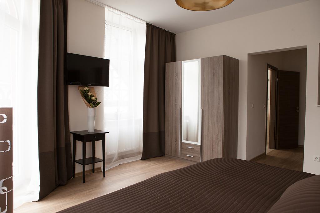 Hotel Ravene Cochem Exterior photo