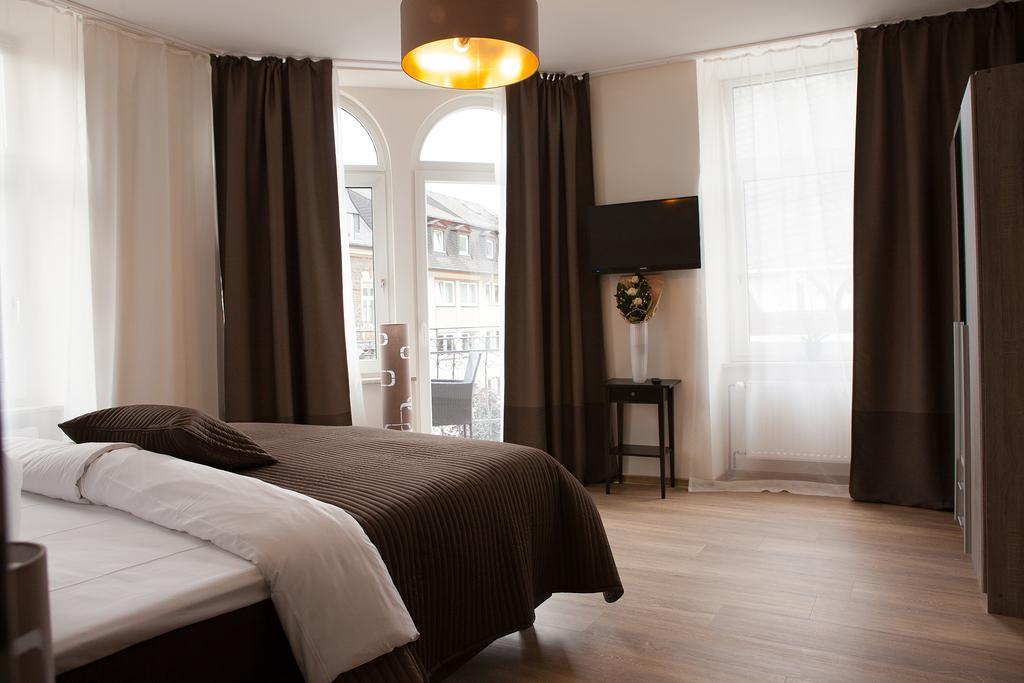 Hotel Ravene Cochem Exterior photo