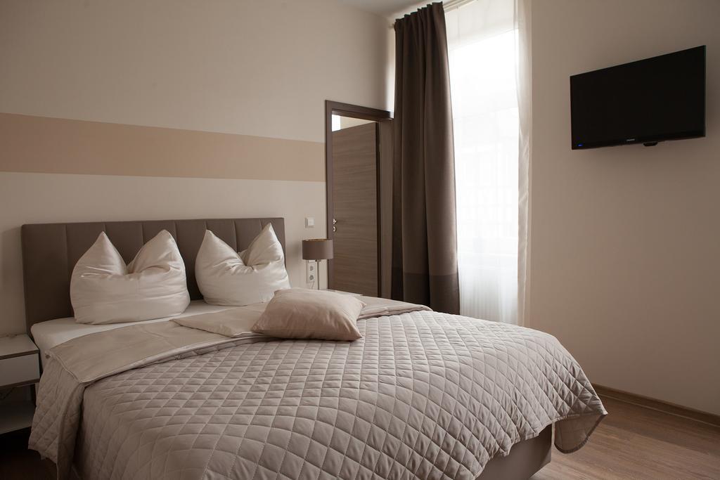 Hotel Ravene Cochem Exterior photo
