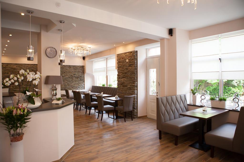 Hotel Ravene Cochem Exterior photo