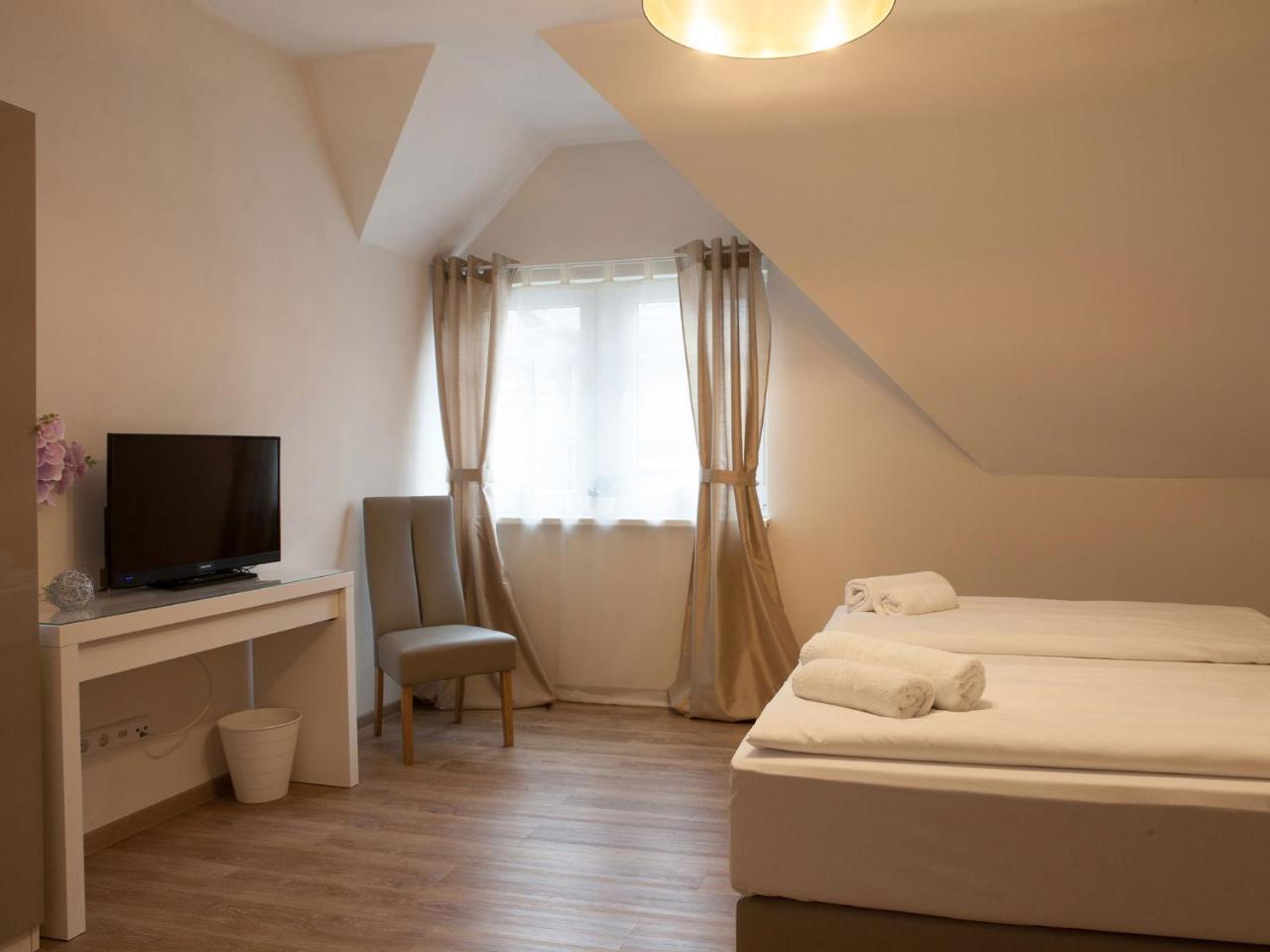 Hotel Ravene Cochem Exterior photo