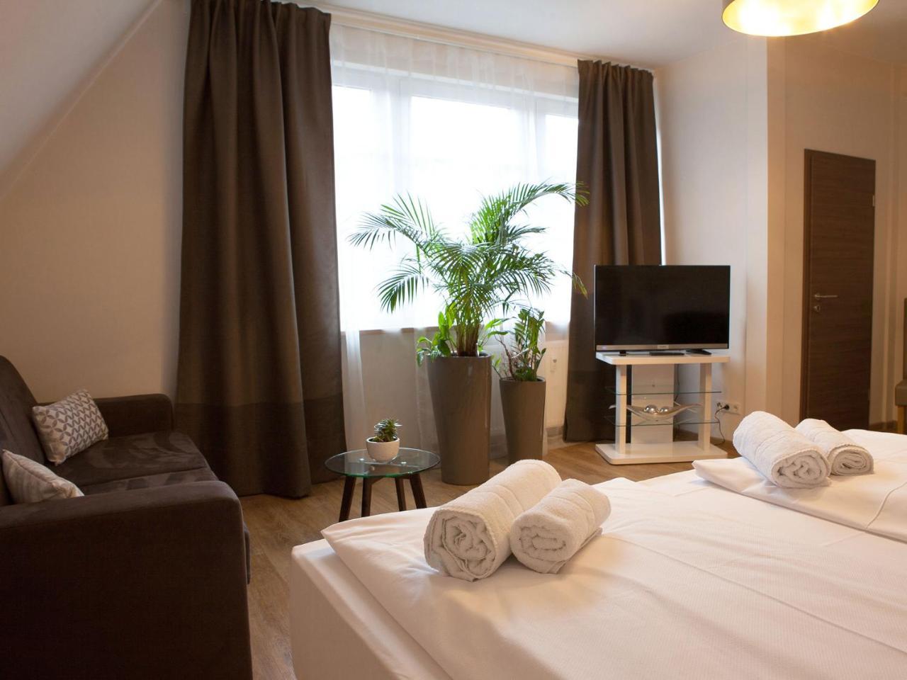 Hotel Ravene Cochem Exterior photo